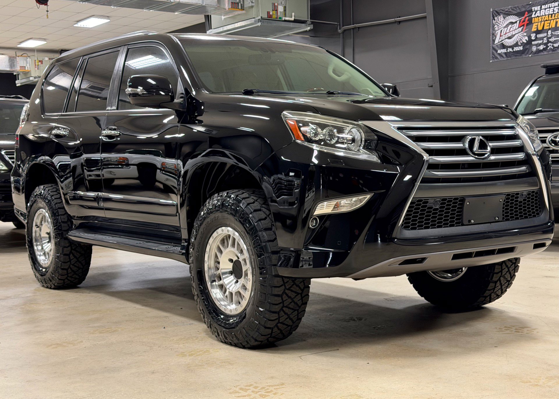 Used 2015 Lexus GX 460 w/ Premium Package AWD/4WD image 2