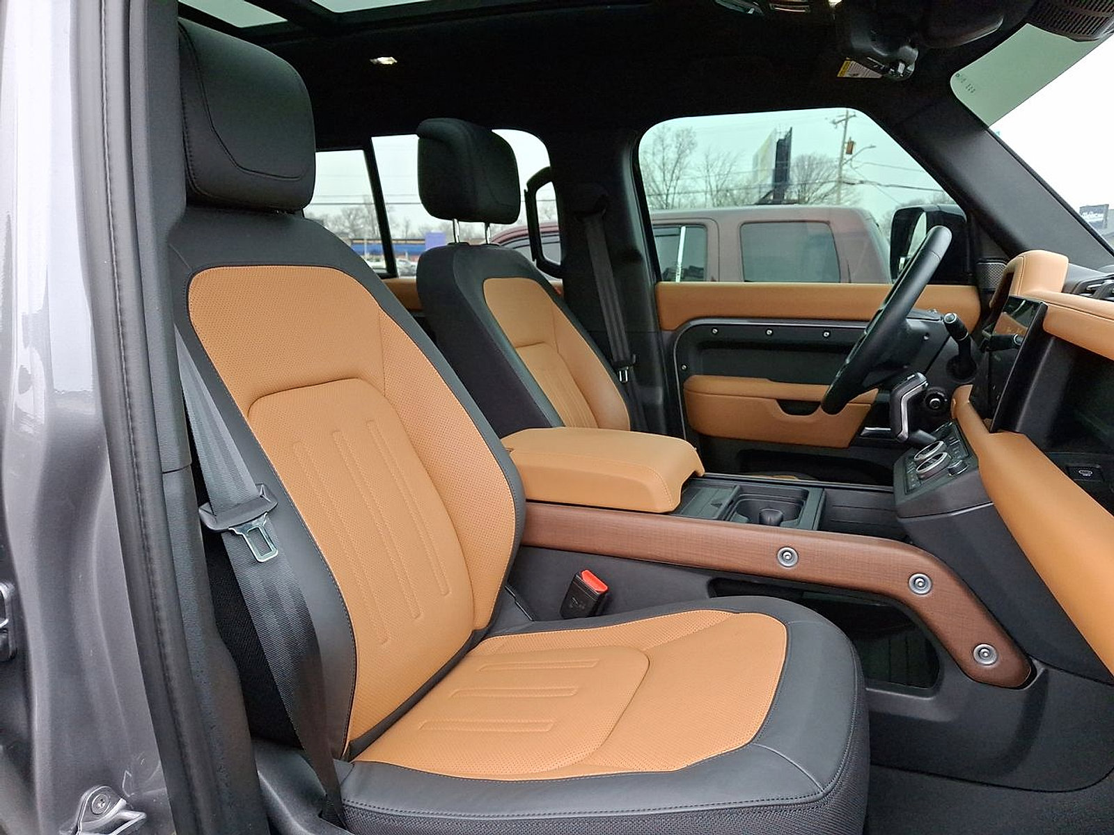 Certified 2024 Land Rover Defender 110 X image 30