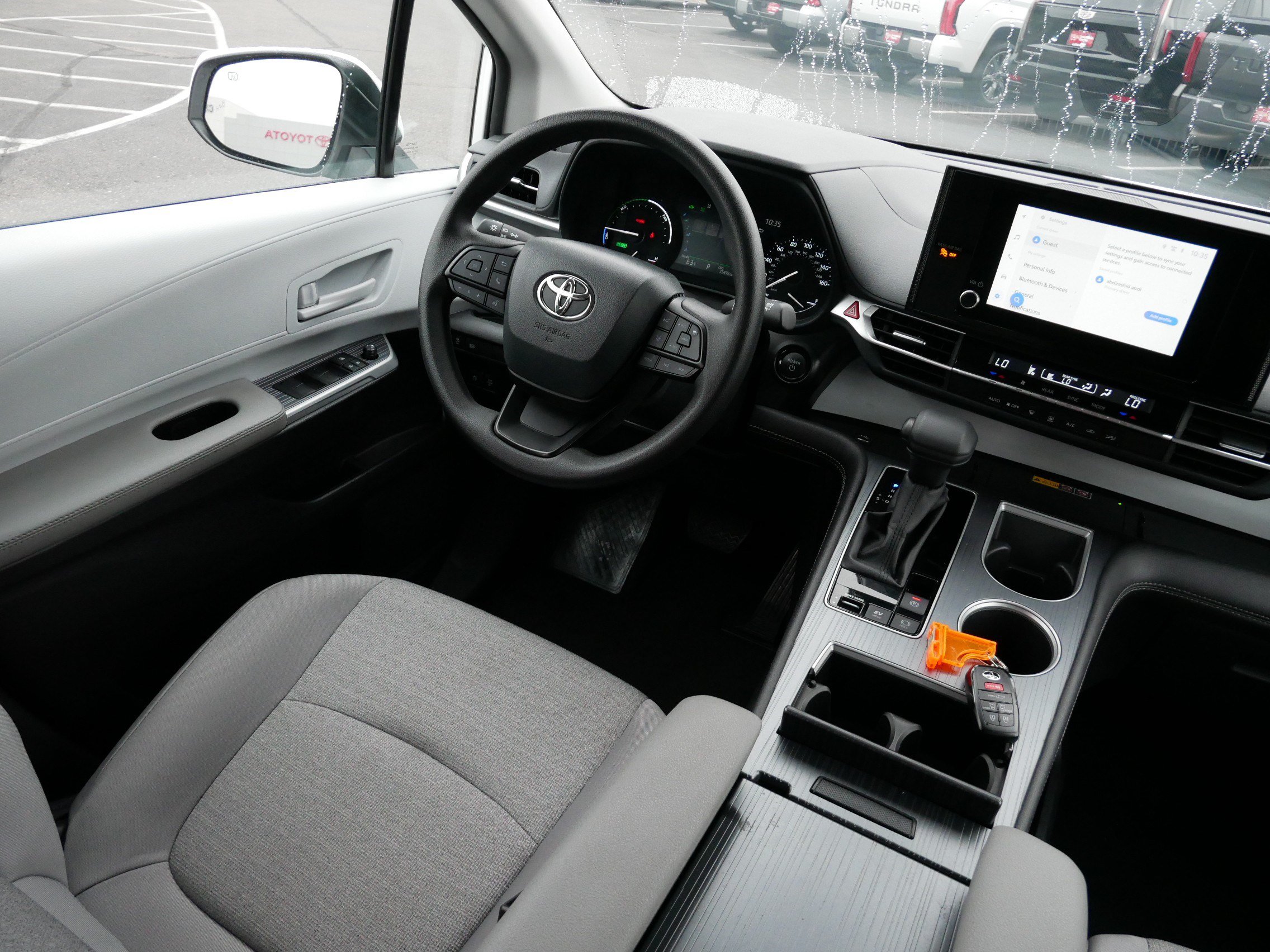 Certified 2026 Toyota Sienna LE FWD image 9