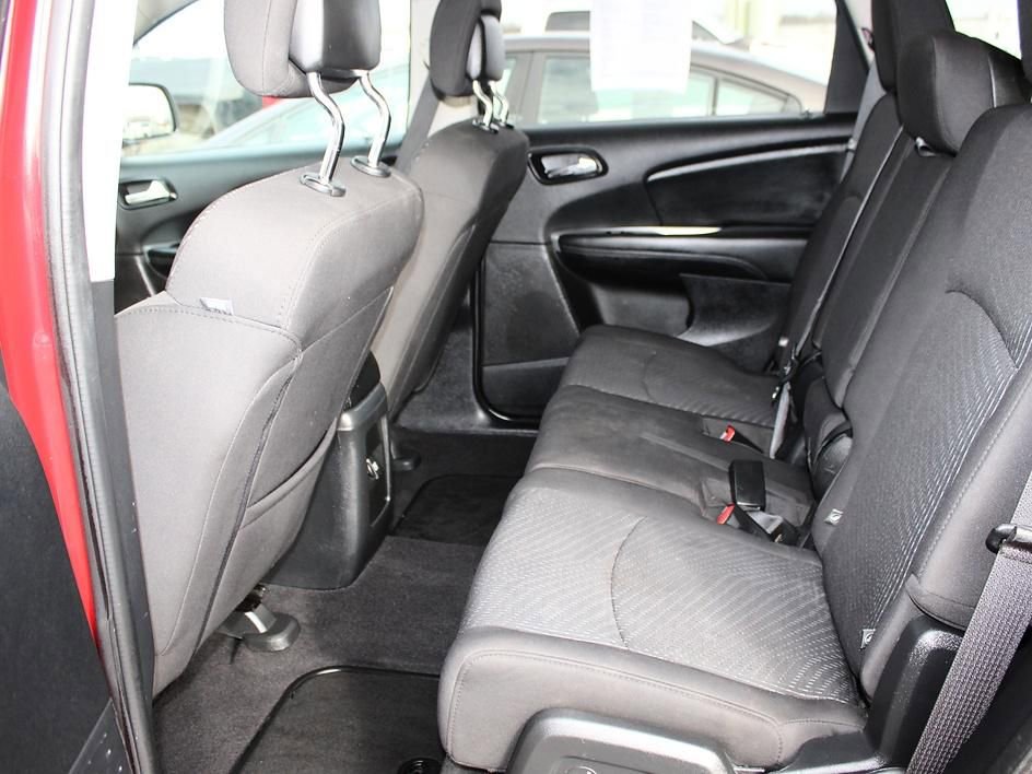 Used 2018 Dodge Journey SE image 24