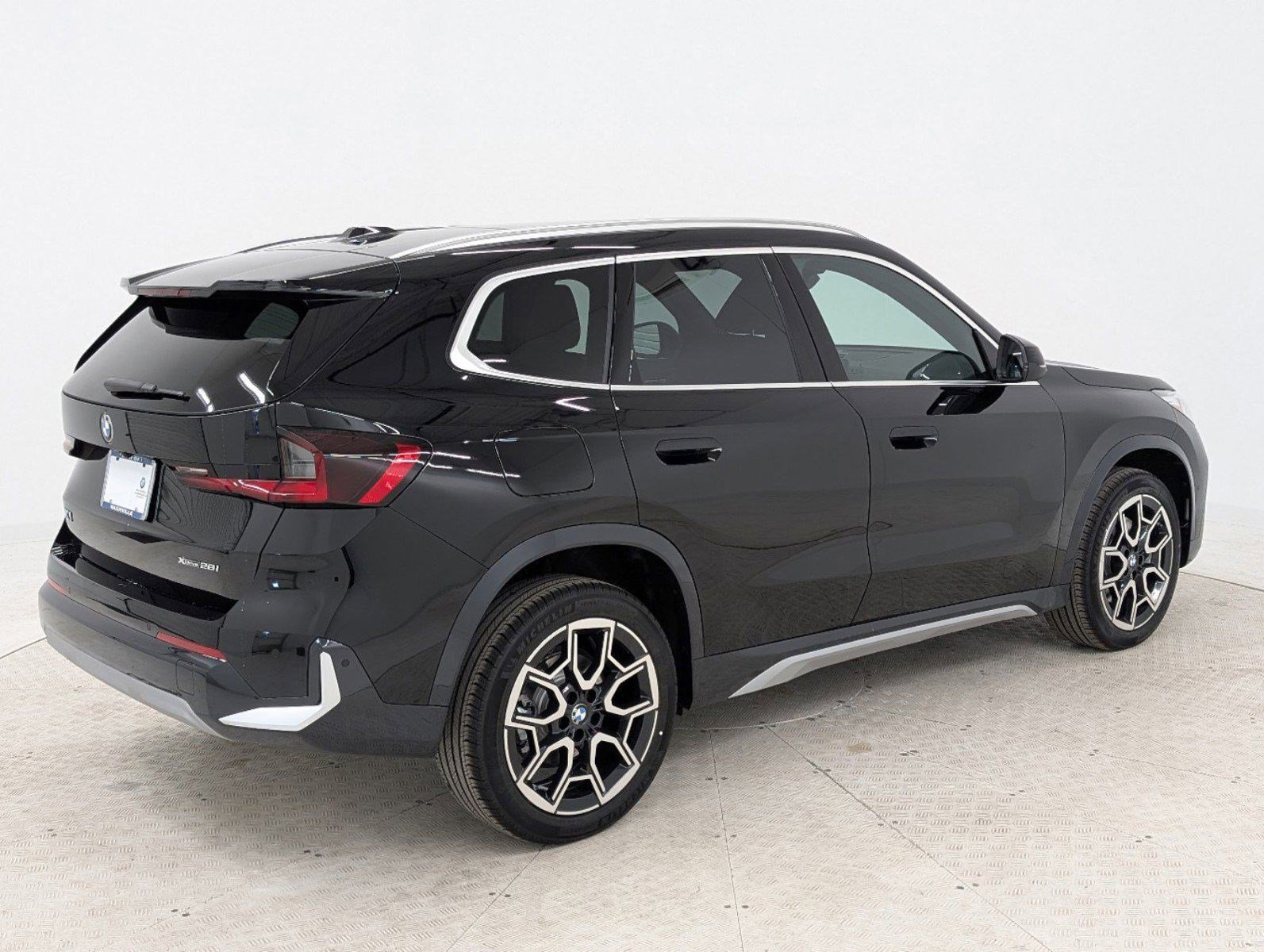 Used 2025 BMW X1 xDrive28i w/ Convenience Package AWD/4WD image 9