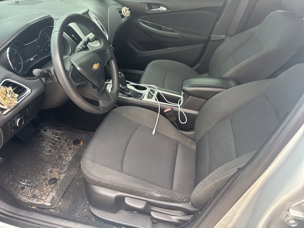 Used 2017 Chevrolet Cruze LS FWD image 6