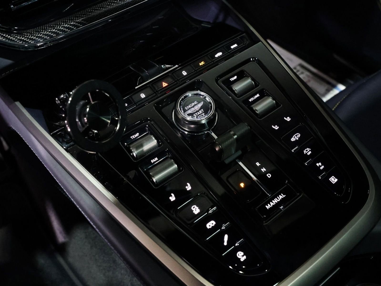 Used 2025 Aston Martin DBX 707 image 7