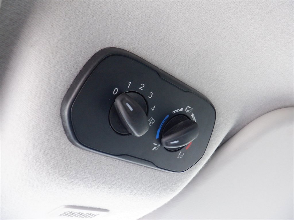 Used 2018 Ford Transit 350 XL RWD image 22