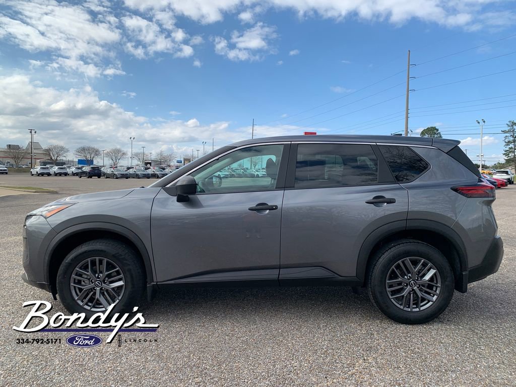 Used 2023 Nissan Rogue S image 5