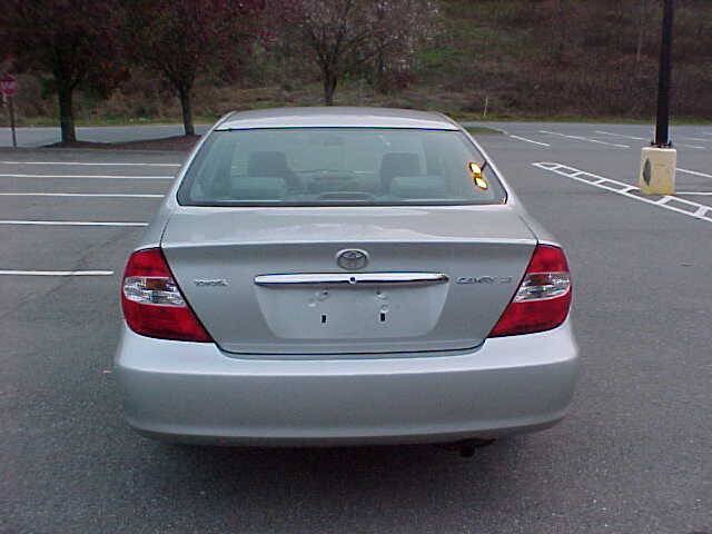 Used 2002 Toyota Camry LE w/ Pkg 2 FWD image 10