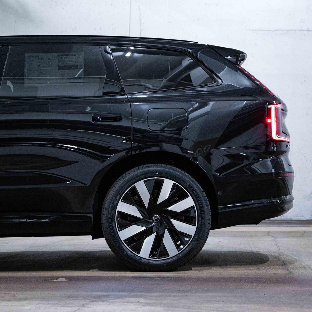 New 2026 Volvo EX90 Ultra AWD/4WD image 4