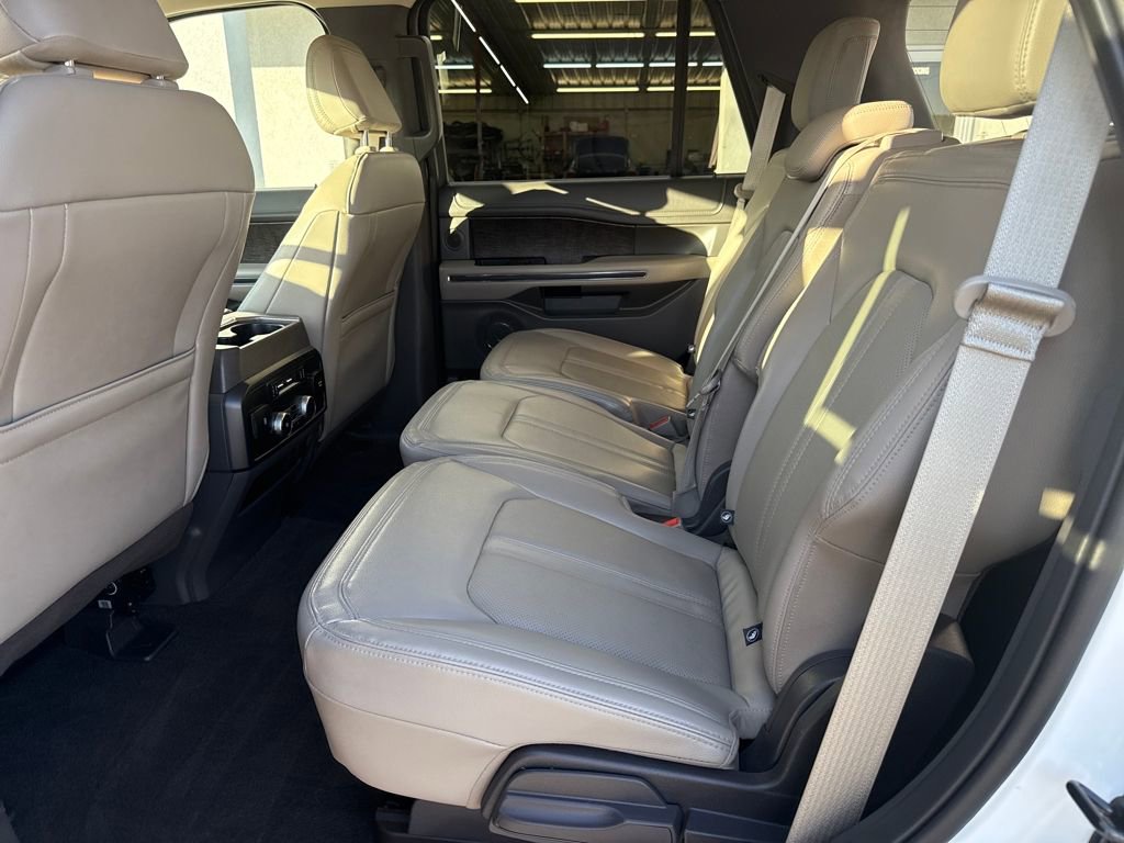 Used 2021 Ford Expedition Limited image 24