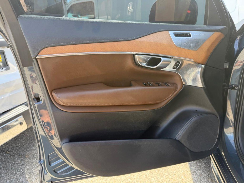 Used 2018 Volvo XC90 T6 Inscription w/ Convenience Package image 16