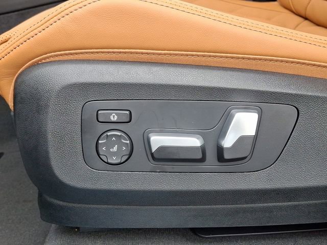 Certified 2025 BMW X5 xDrive50e w/ Premium Package image 15