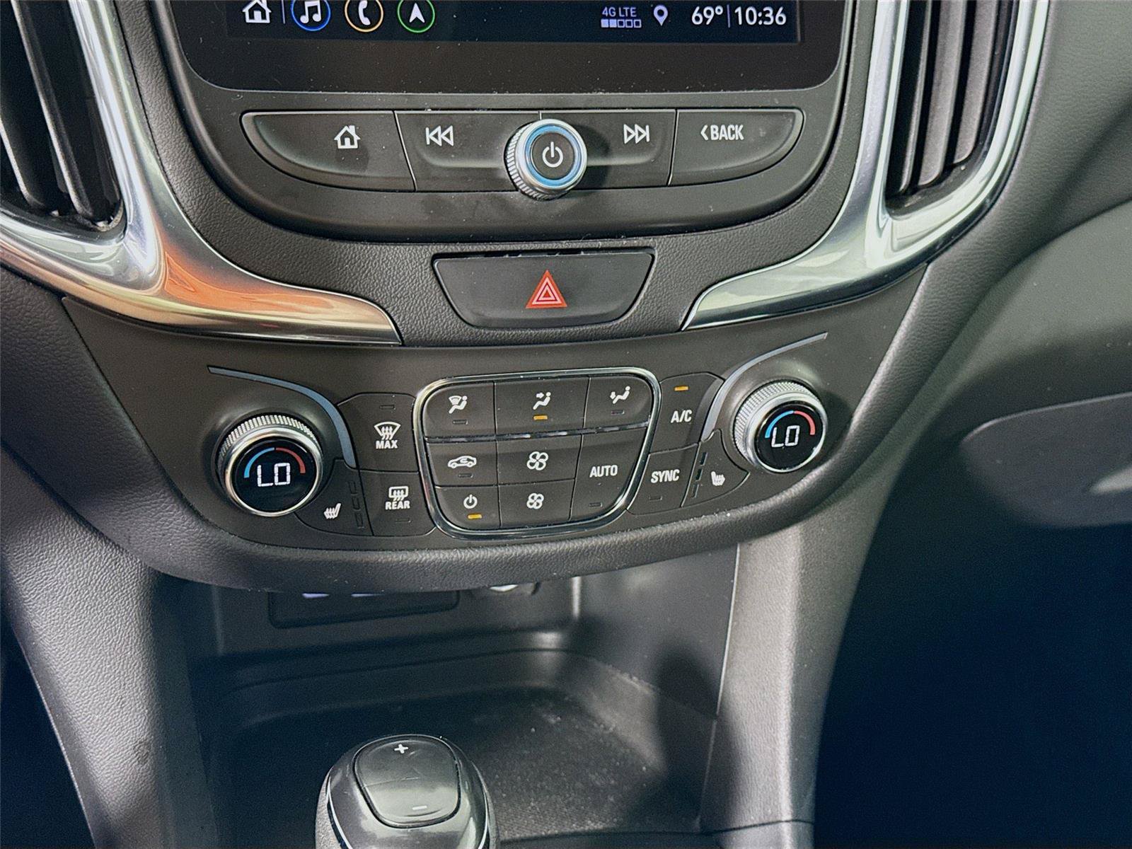 Used 2021 Chevrolet Equinox LT FWD image 10