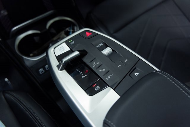 Certified 2025 BMW X1 xDrive28i w/ Convenience Package image 17