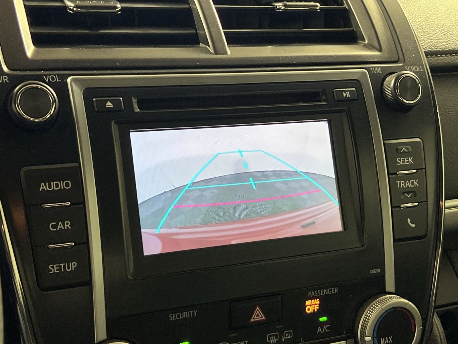Used 2014 Toyota Camry SE FWD image 18