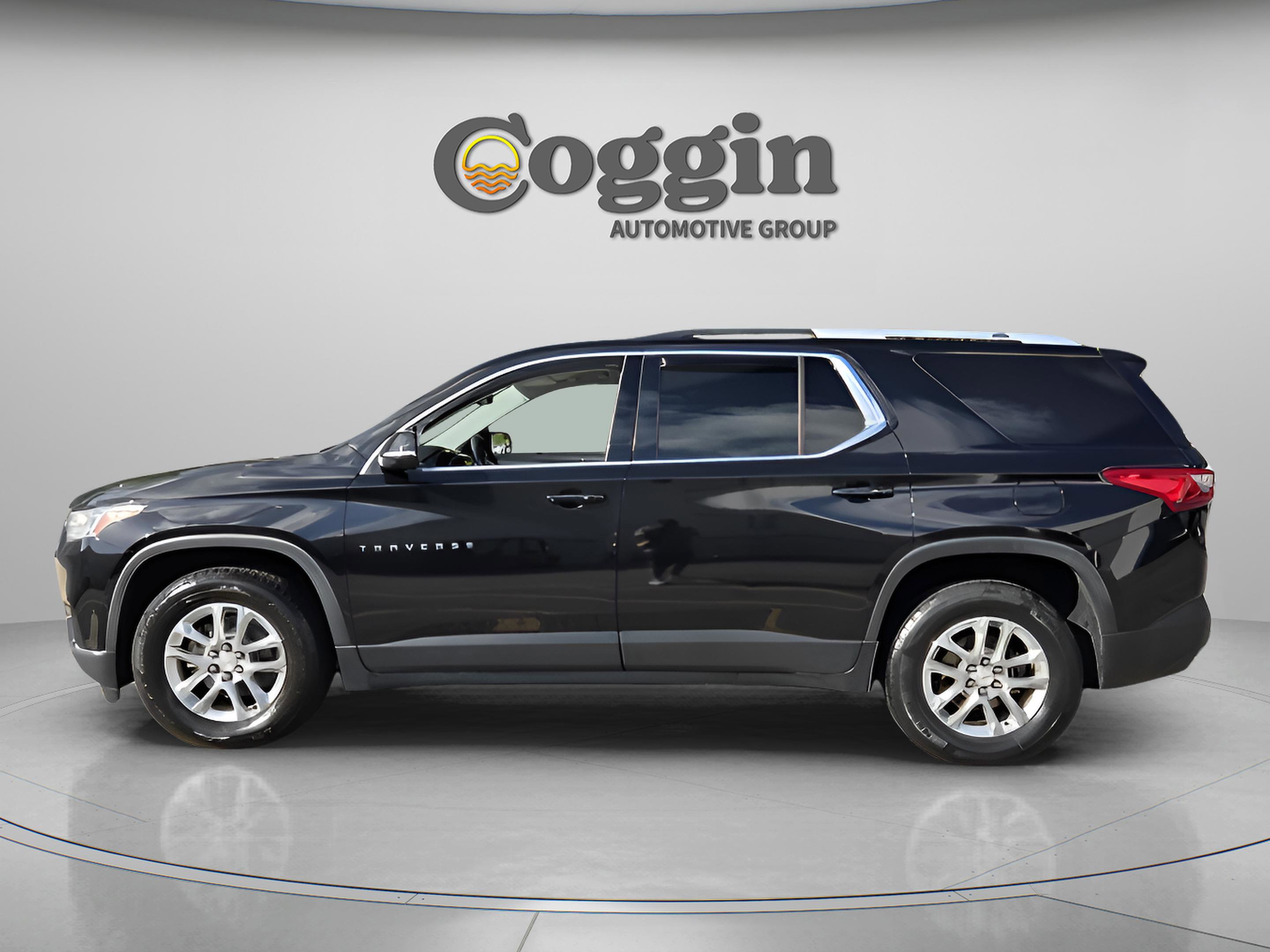 Used 2018 Chevrolet Traverse LT FWD image 2