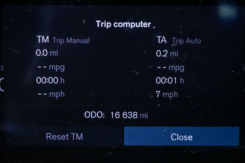 Certified 2024 Volvo XC90 T8 Core image 13