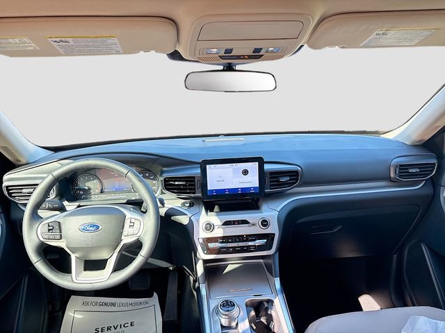 Used 2024 Ford Explorer XLT w/ Equipment Group 202A image 16