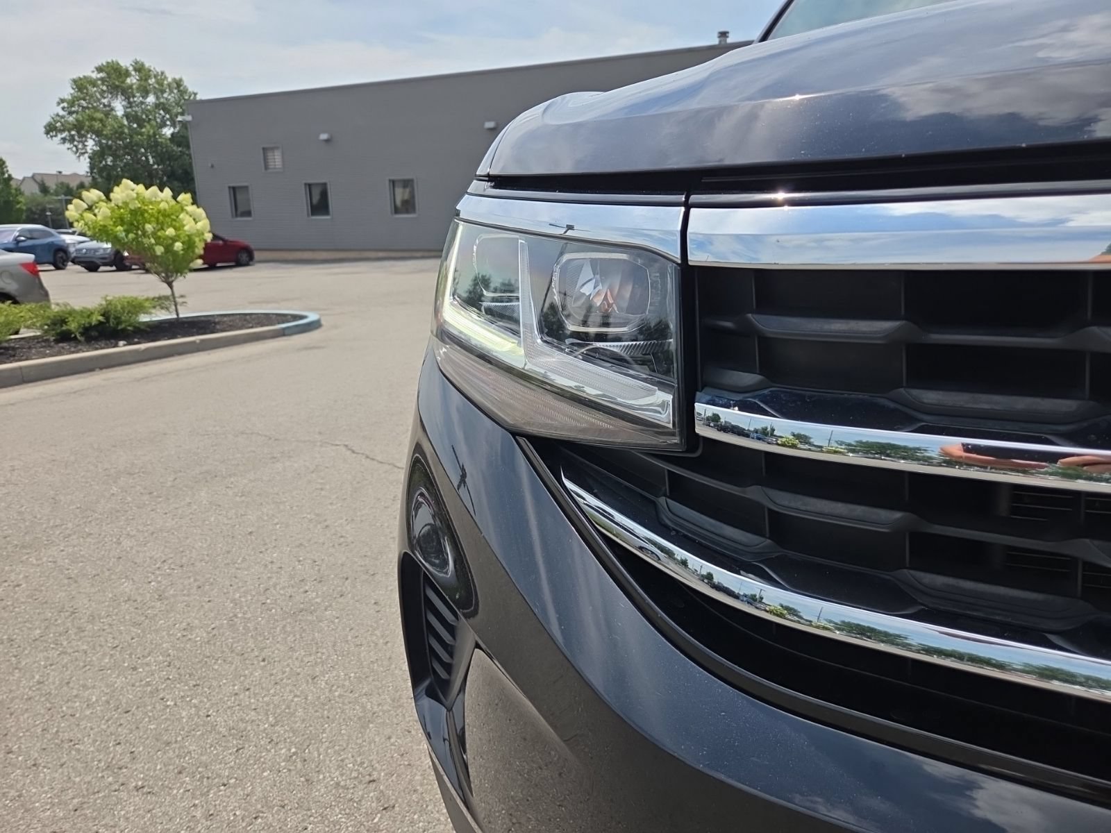 Used 2023 Volkswagen Atlas SE AWD/4WD image 5