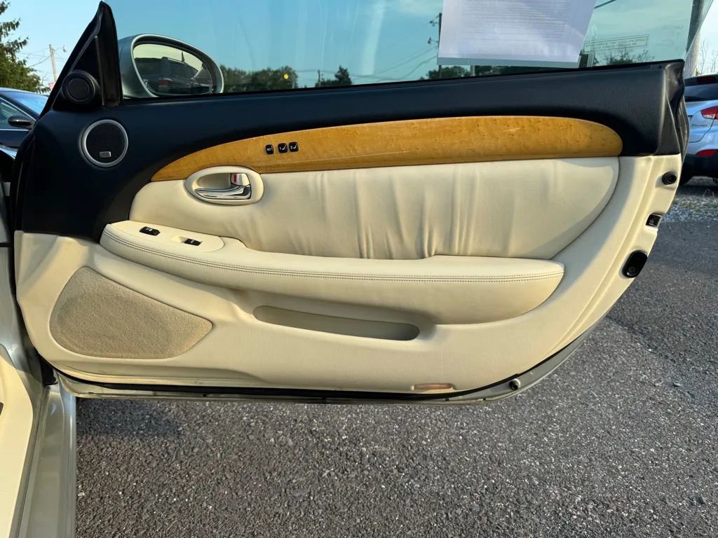 Used 2005 Lexus SC 430 Convertible image 21