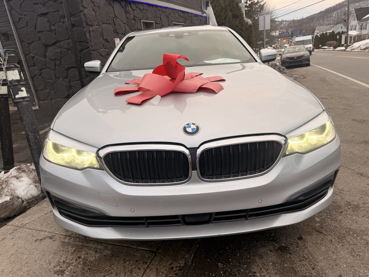 Used 2018 BMW 530i xDrive image 3