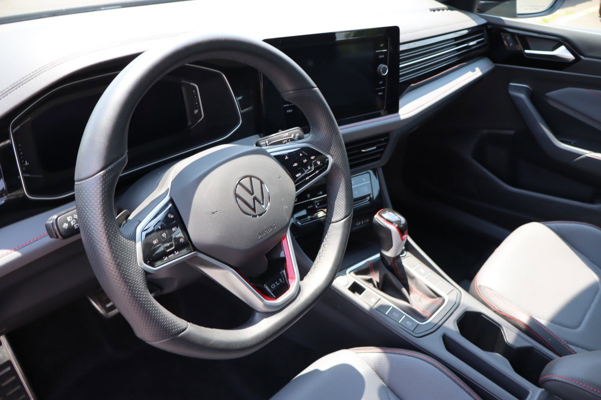 Used 2025 Volkswagen Jetta GLI Autobahn image 9