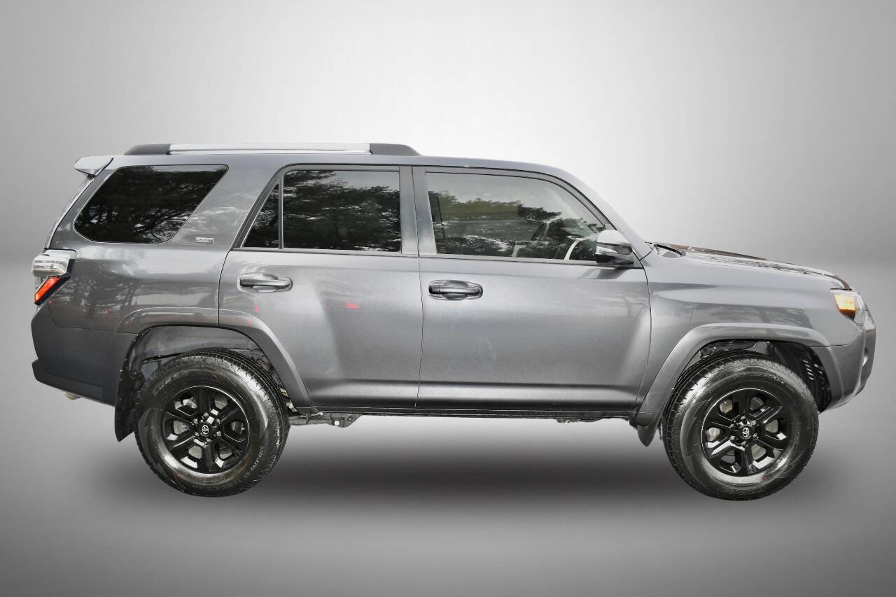 Used 2022 Toyota 4Runner SR5 Premium w/ Moonroof Package AWD/4WD image 8