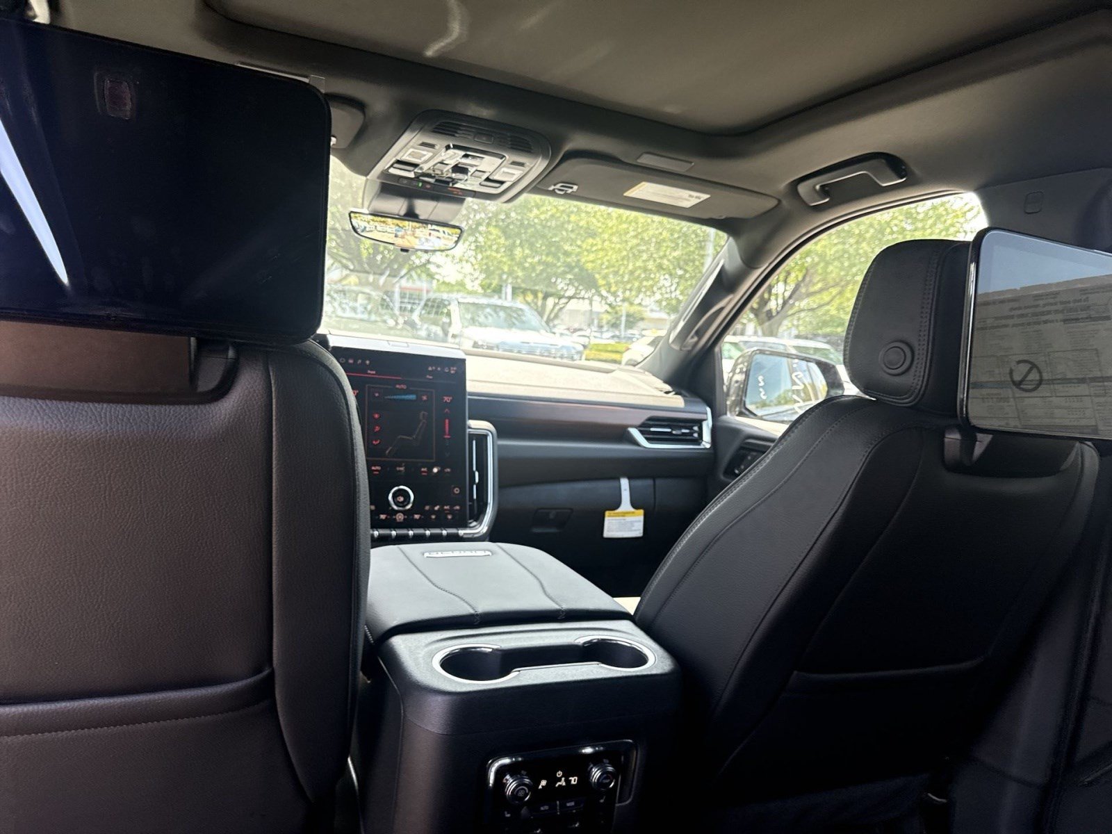 New 2026 GMC Yukon XL Denali w/ Advanced Technology Package AWD/4WD image 18