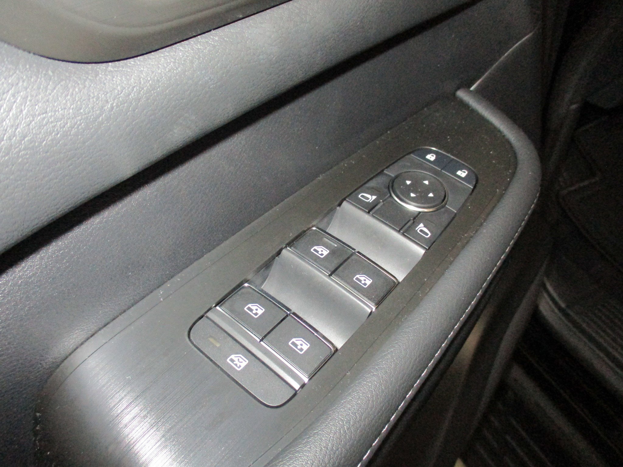 New 2026 Nissan Armada SV image 12