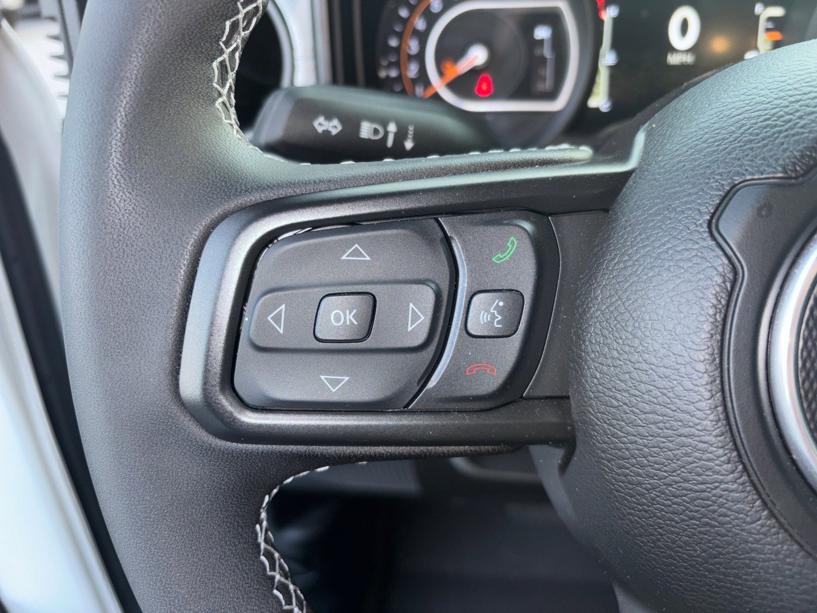 Used 2025 Jeep Gladiator Sport image 18