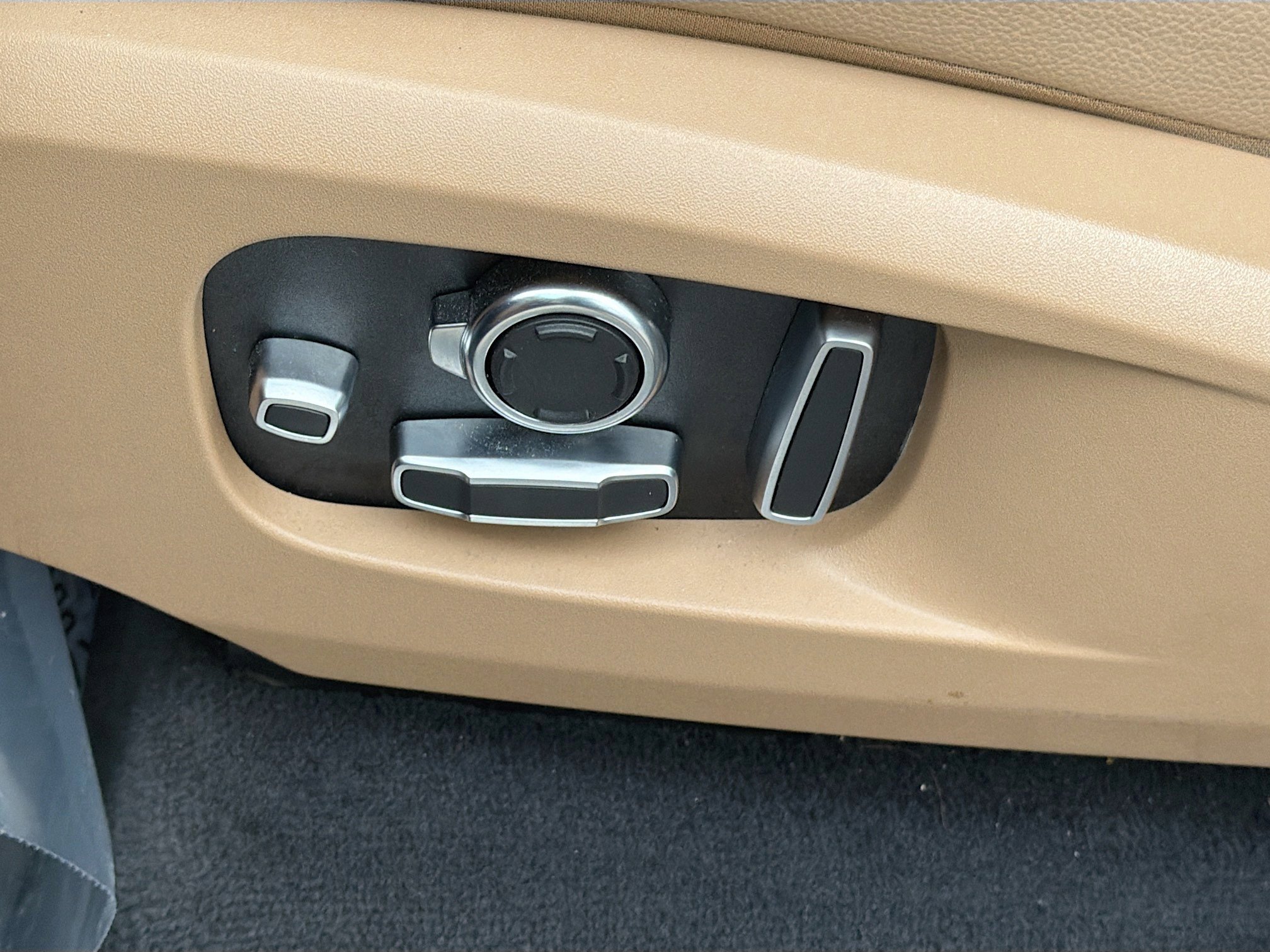 Used 2022 Jaguar F-PACE S image 25