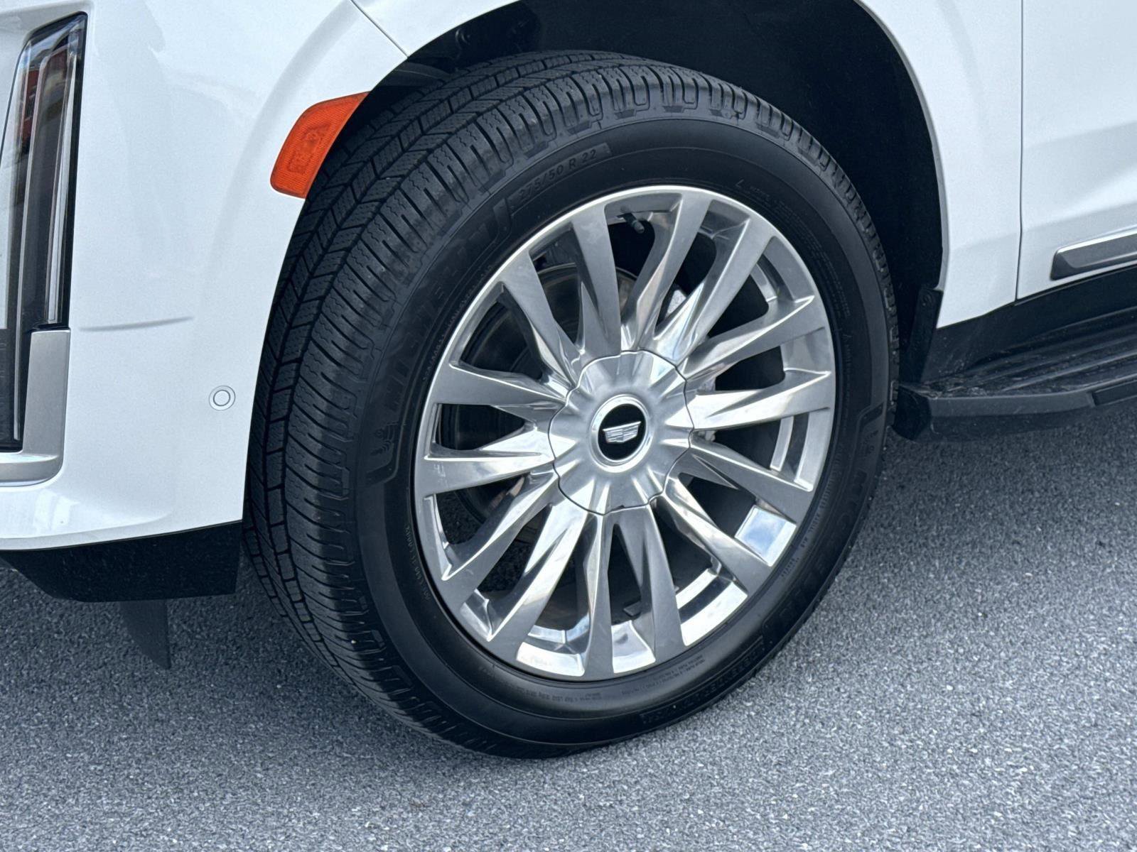 Used 2021 Cadillac Escalade Premium Luxury image 30