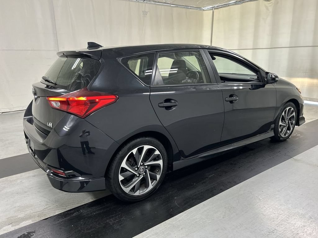 Used 2018 Toyota Corolla iM w/ All-Weather Mat Package FWD image 2