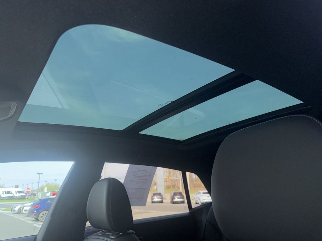 Used 2023 Audi Q8 Prestige w/ Prestige Package AWD/4WD image 53