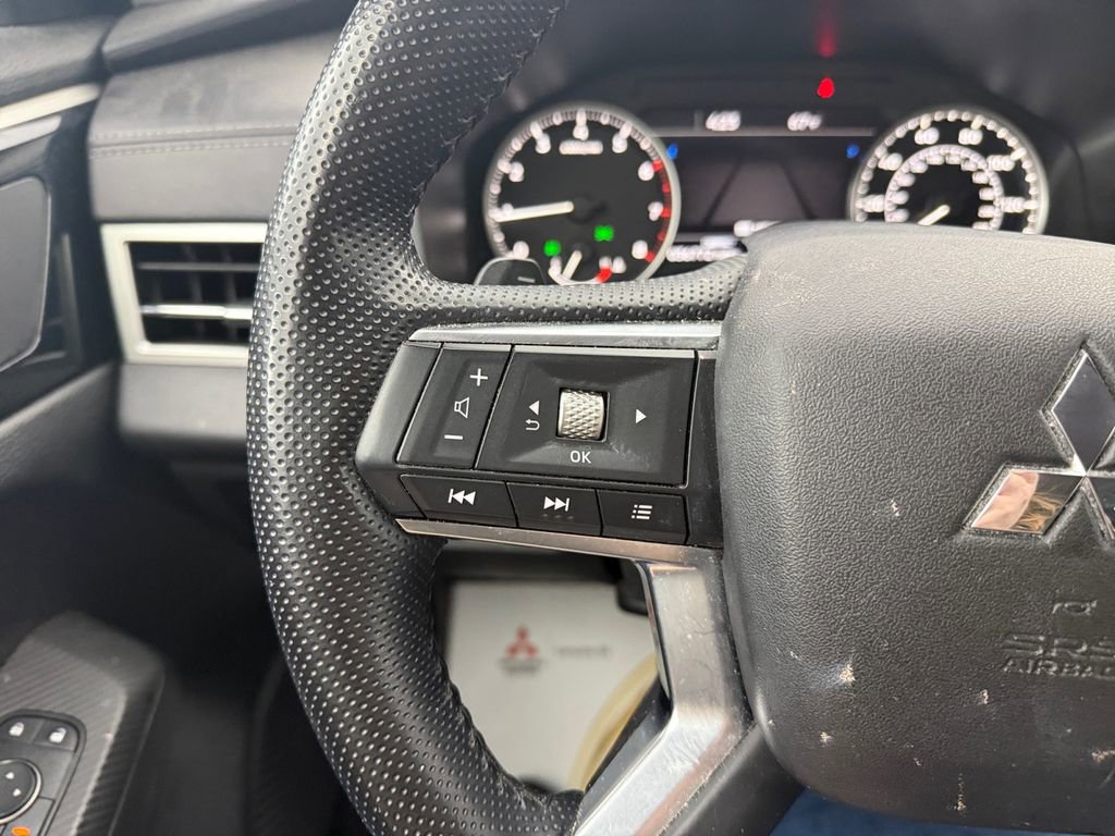 Used 2023 Mitsubishi Outlander SE AWD/4WD image 33