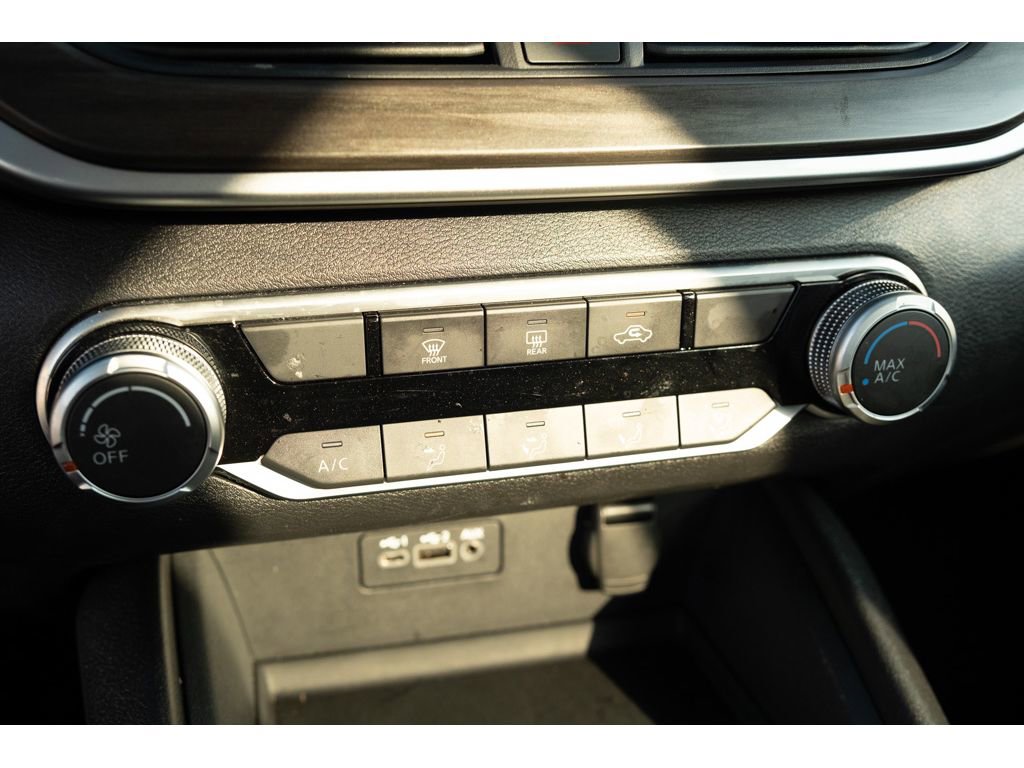 Used 2025 Nissan Altima 2.5 SV image 30