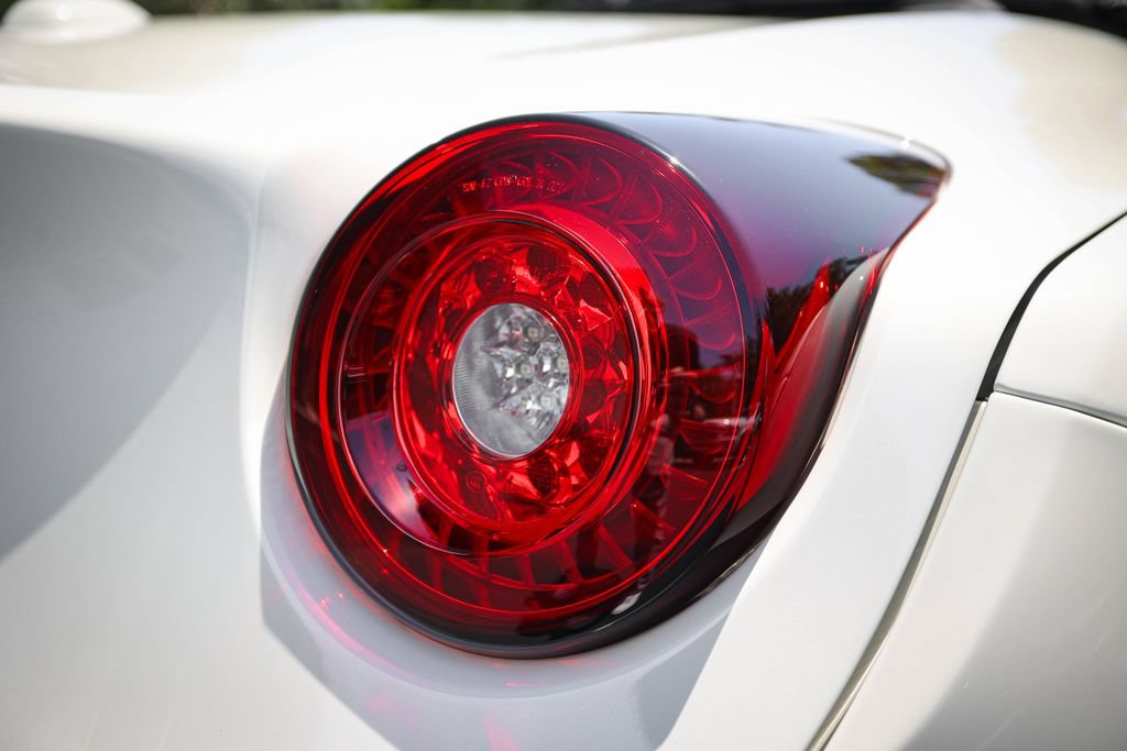 Used 2015 Ferrari California T RWD image 21