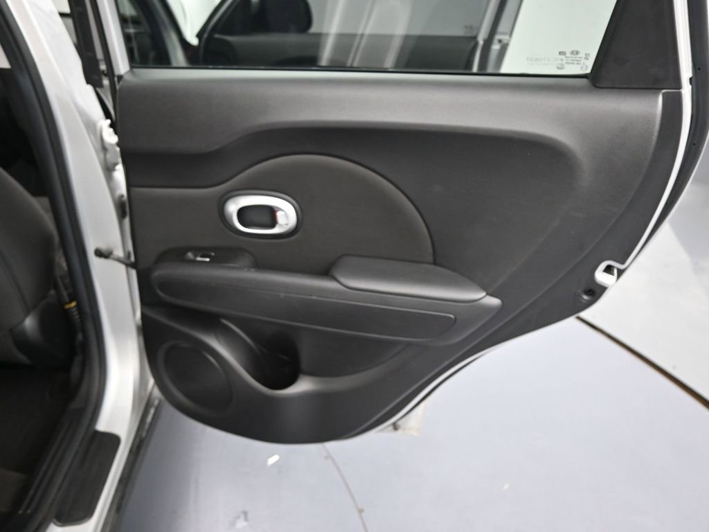 Used 2017 Kia Soul image 18