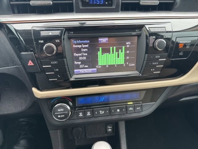 Used 2016 Toyota Corolla LE FWD image 12