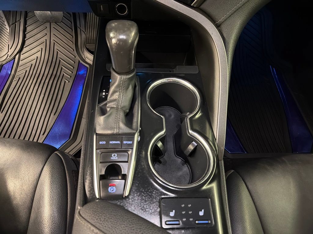 Used 2020 Toyota Camry XSE FWD image 15