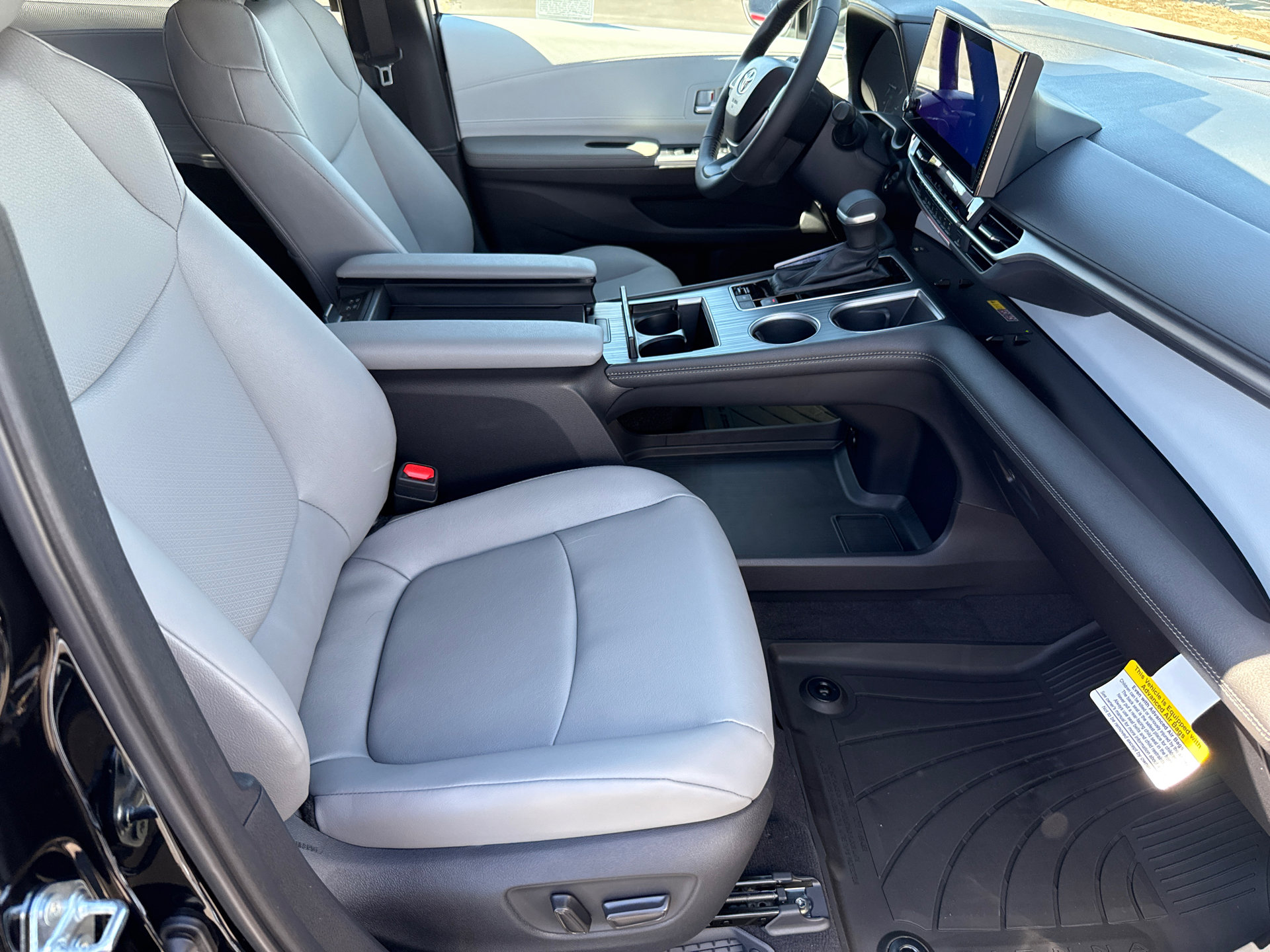 Certified 2026 Toyota Sienna XLE image 14