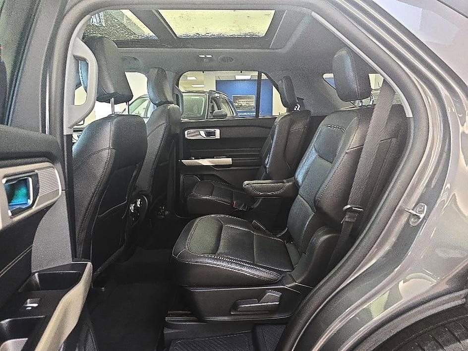 Used 2021 Ford Explorer Limited AWD/4WD image 30