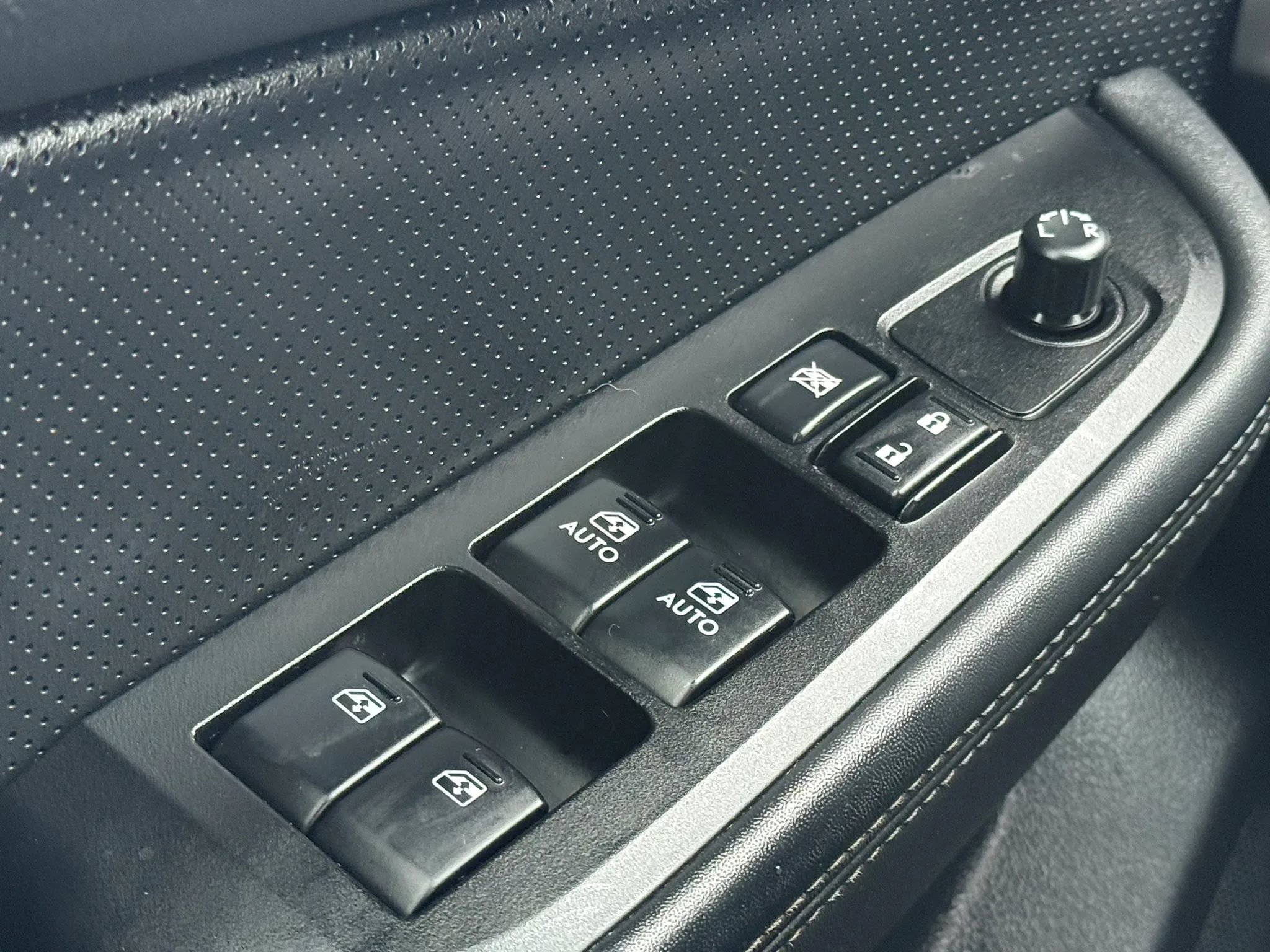 Used 2017 Subaru Outback 2.5i Limited AWD/4WD image 38