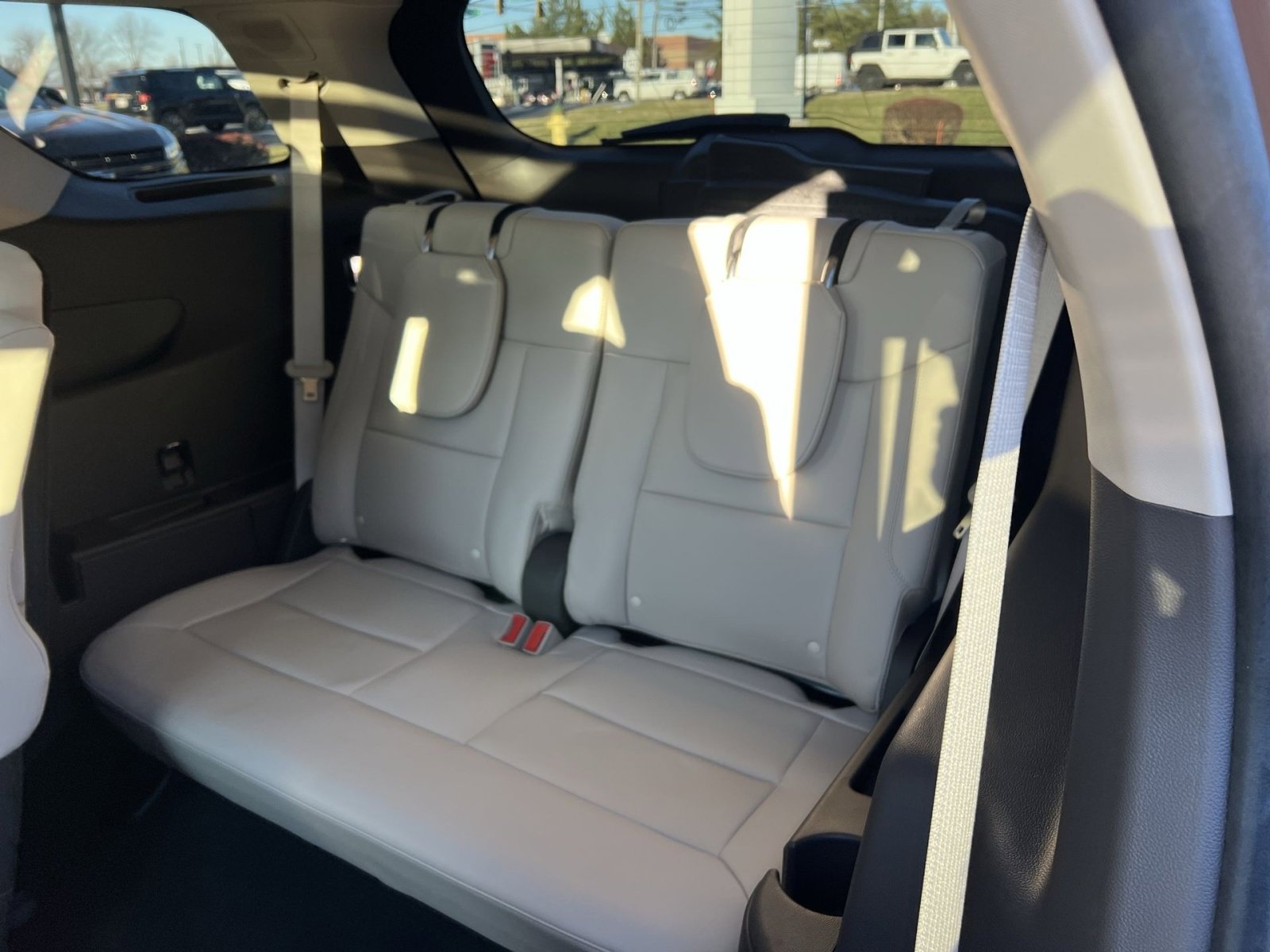 Used 2023 Ford Explorer Platinum w/ Technology Package image 26