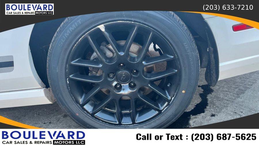 Used 2013 Ford Mustang Premium image 26
