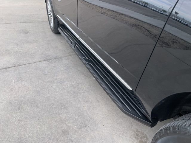 Used 2023 GMC Yukon XL SLT image 17