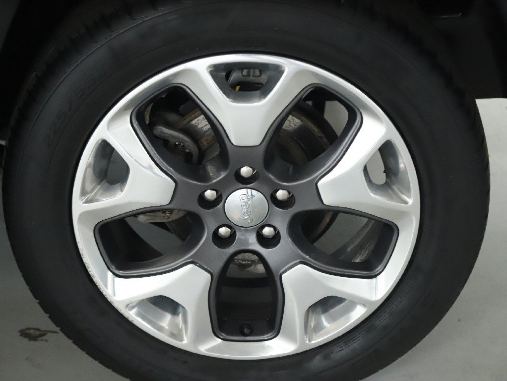 Used 2018 Jeep Compass Limited w/ Safe & Security Group AWD/4WD image 37