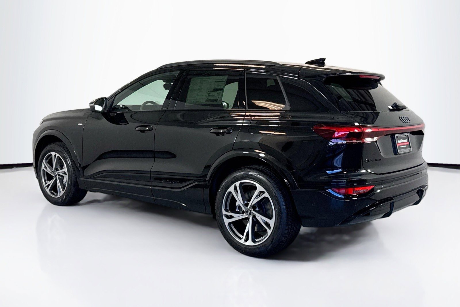 New 2027 Audi Q6 e-tron Premium Plus image 7