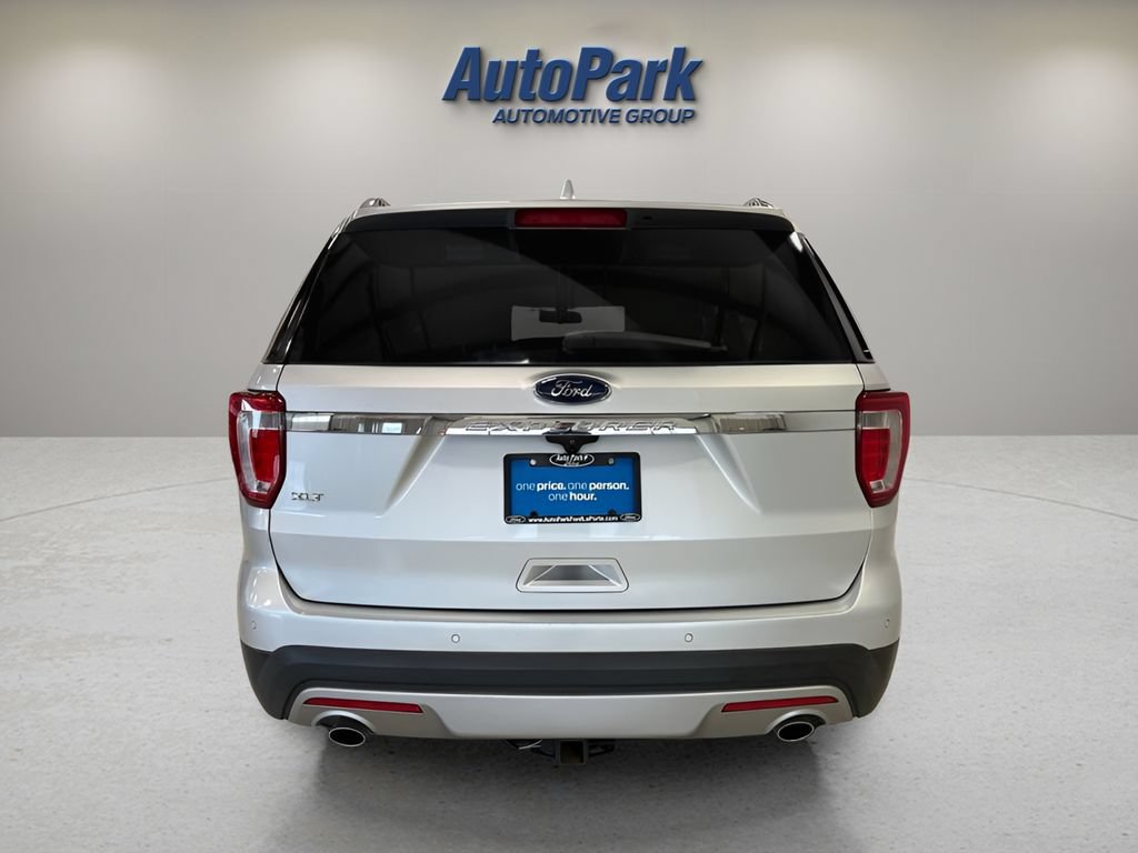 Used 2017 Ford Explorer XLT FWD image 6