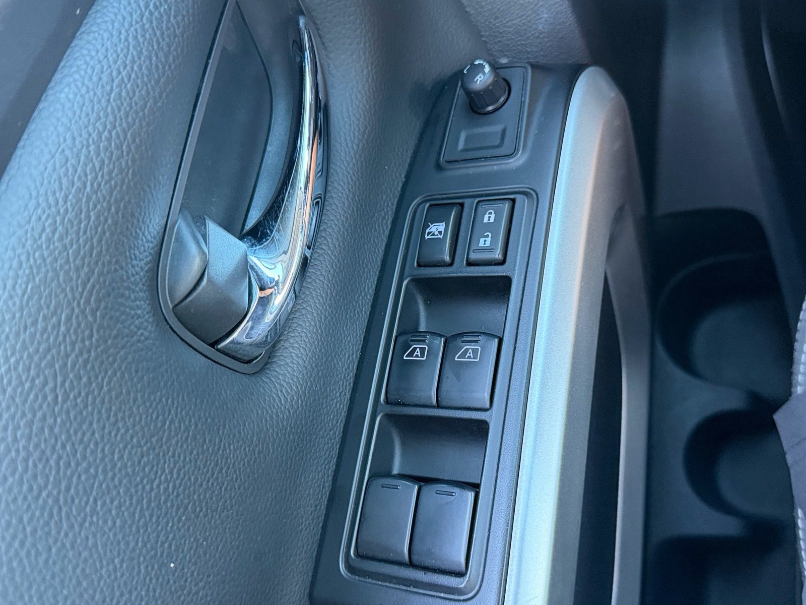 Certified 2024 Nissan Titan SV w/ SV Convenience Package AWD/4WD image 37