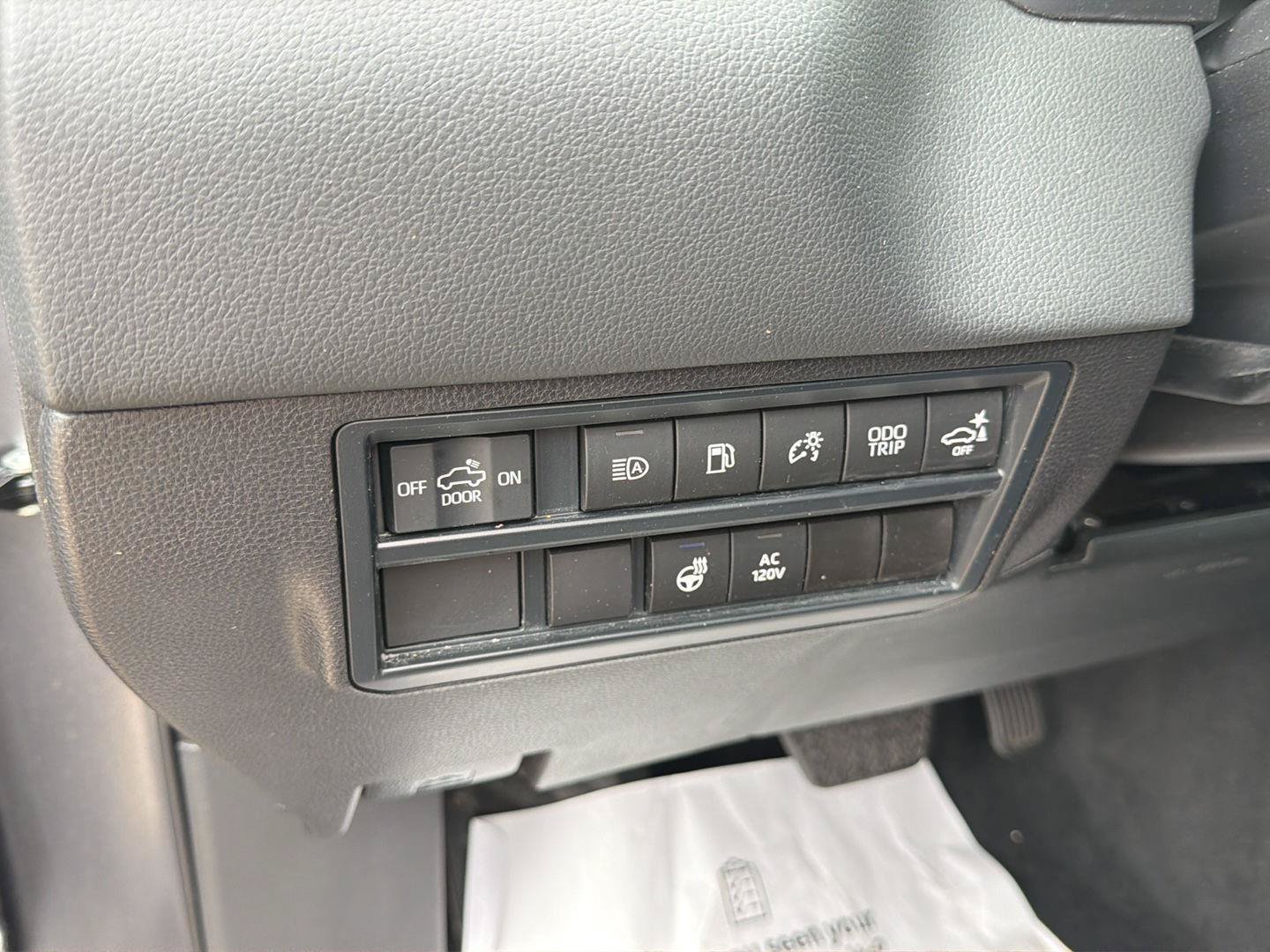Used 2024 Toyota Tundra Limited AWD/4WD image 21