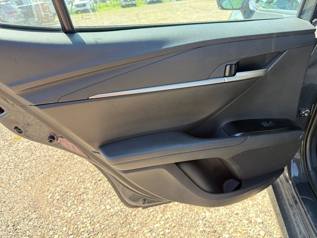 Used 2025 Toyota Camry LE FWD image 33